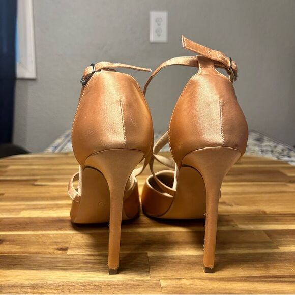 Lulus Freyana Rose Gold Satin Pointed-Toe Pumps Size 6.5 - Picture 15 of 16